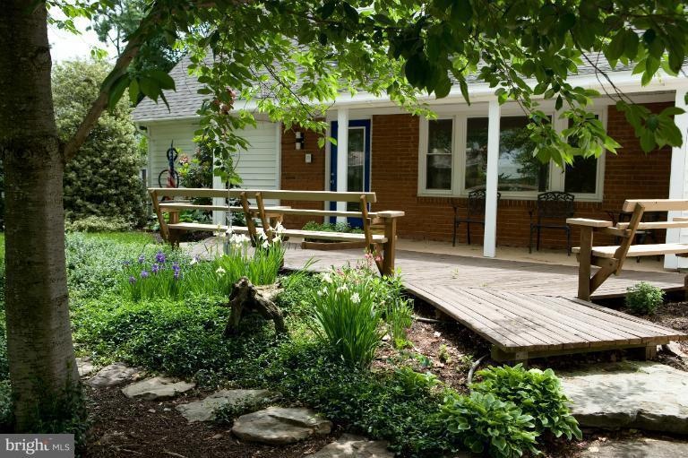 13105 Pennerview Ln, Fairfax, VA 22033 - photo 1