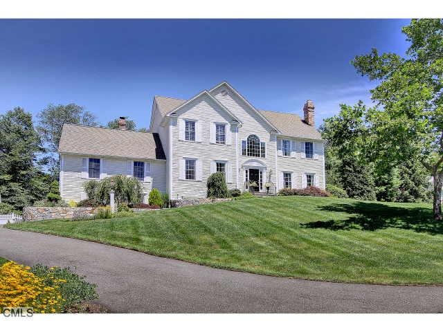 9 Vail Ct, Trumbull, CT 06611 - photo 1