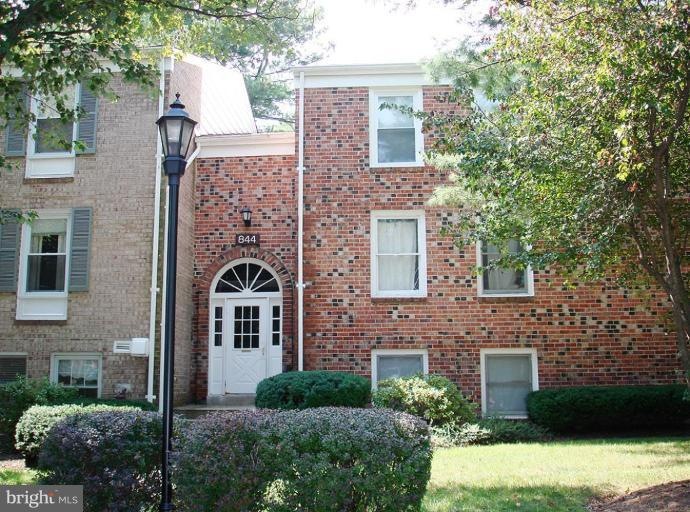 844 Quince Orchard Blvd unit 202, Gaithersburg, MD 20878 - photo 1