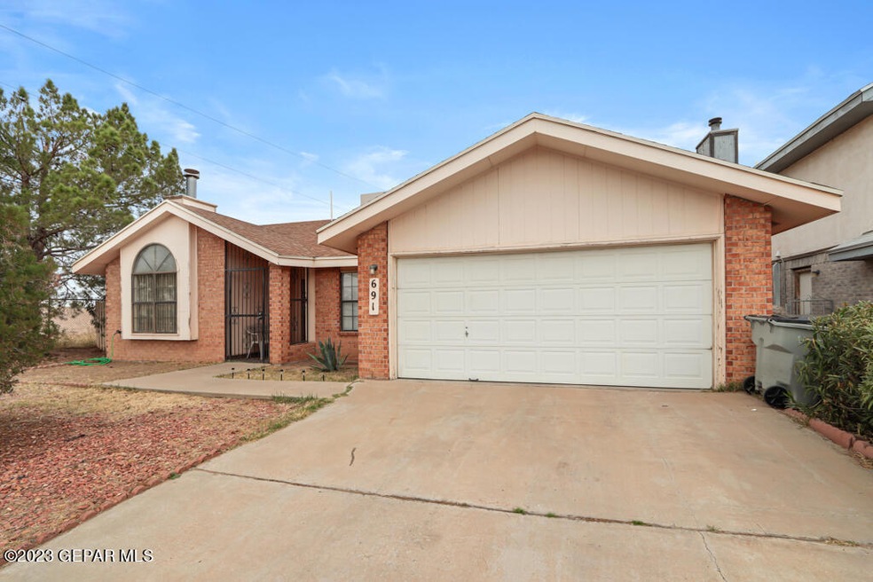 691 Lomaland Dr, El Paso, TX 79907 - photo 1