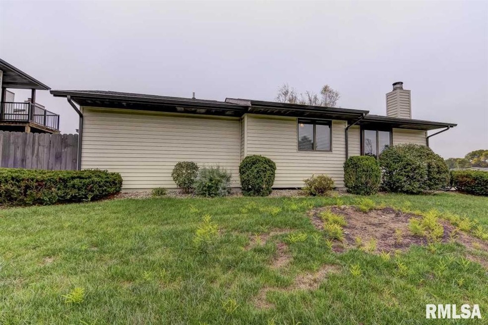 2328 Railsplitter Ave, Lincoln, IL 62656 - photo 1