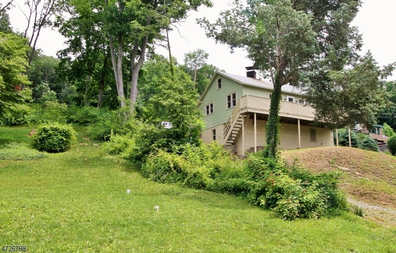 64 Lakeside Dr N, Belvidere, NJ 07823 - photo 1