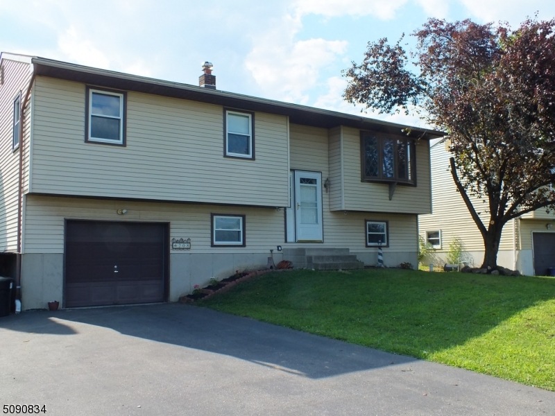 208 Carpentersville Rd, Phillipsburg, NJ 08865 - photo 1