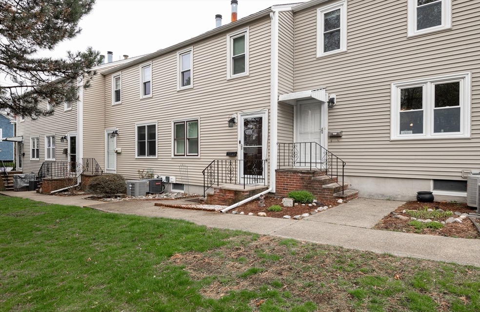 63 Proctor St unit E, Salem, MA 01970 - photo 1