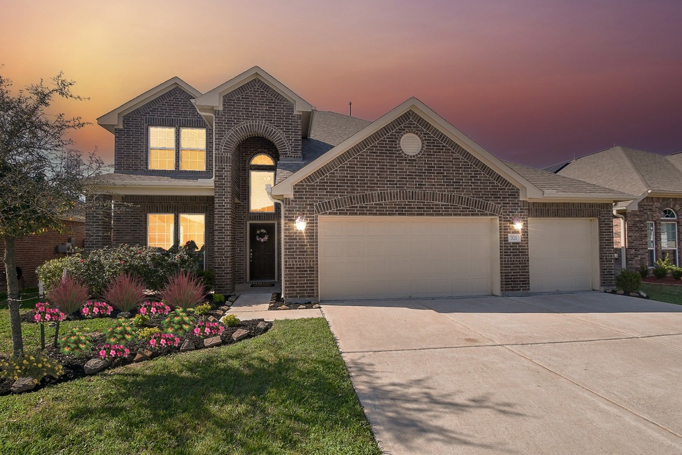 321 Burgundy Dr, Alvin, TX 77511 - photo 1