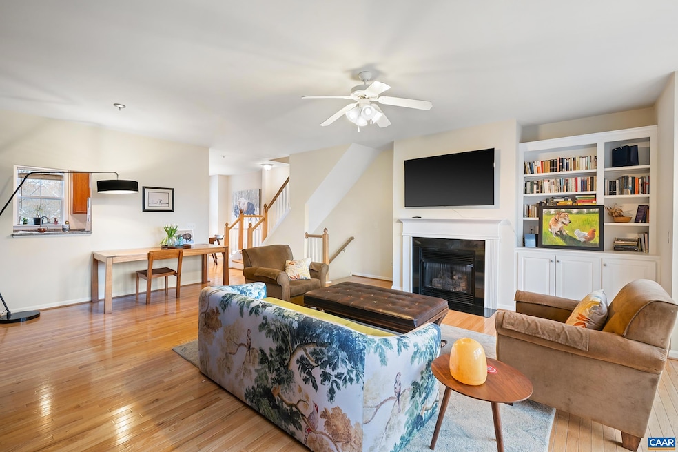 106 Melbourne Park Cir unit F, Charlottesville, VA 22901 - photo 1