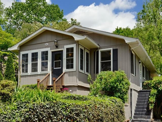 Darling W Asheville bungalow!