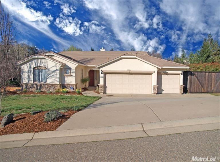 Welcome to the highly desirable neighborhood of Woodridge located in El Dorado Hills.