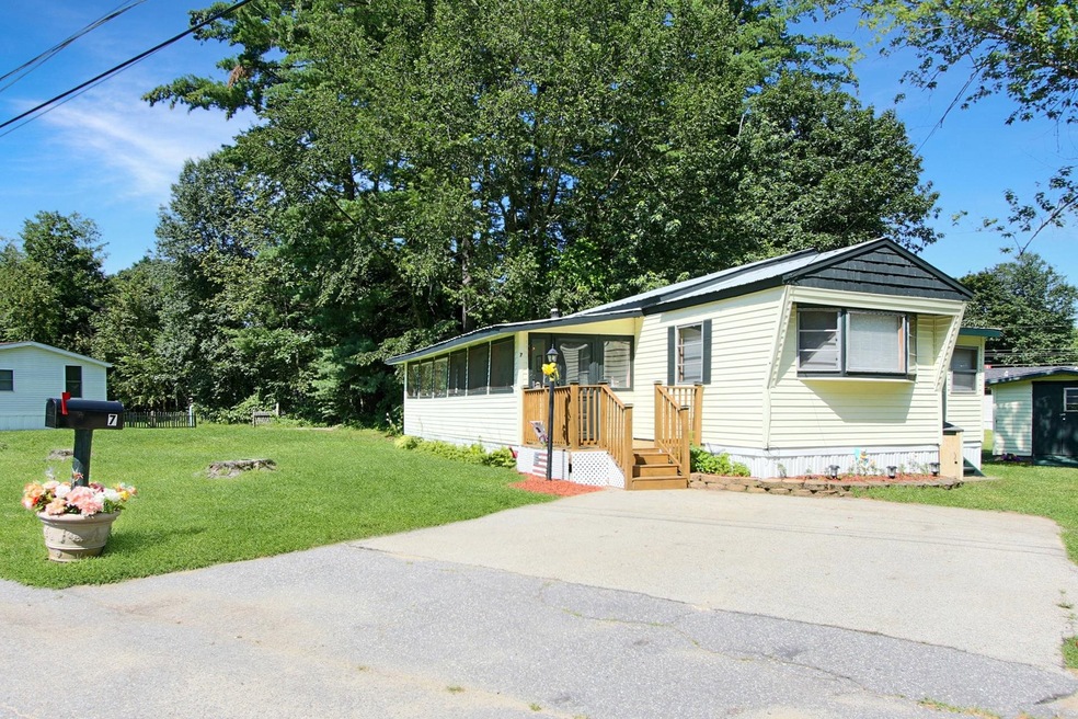 7 Bonny St, Nashua, NH 03062 - photo 1