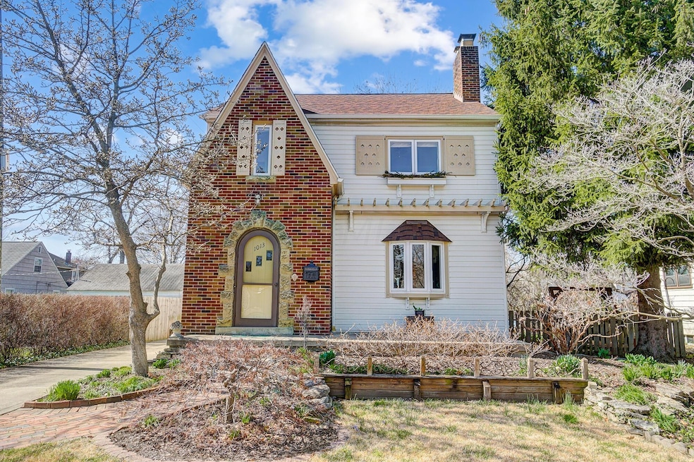 1013 S Cassingham Rd, Columbus, OH 43209 - photo 1