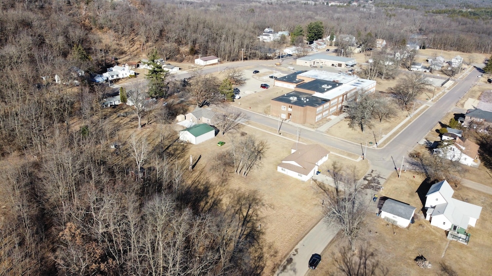 000 W 6th St, Necedah, WI 54646 - photo 1