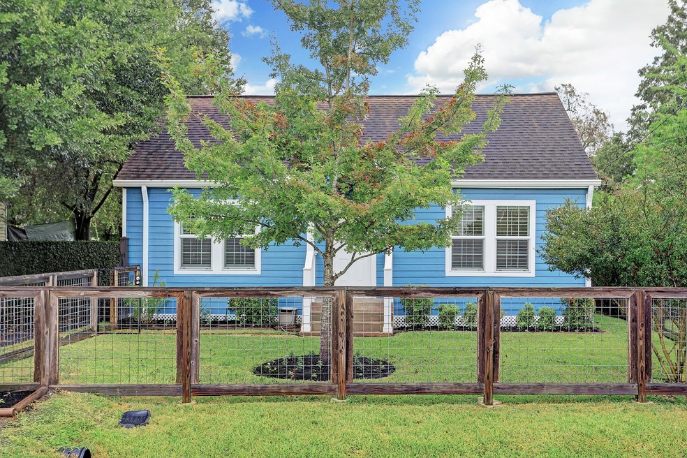 1812 Northwood St, Houston, TX 77009 - photo 1