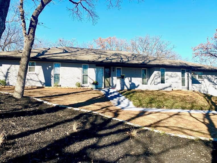 3906 Wildwood St, Euless, TX 76040 - photo 1