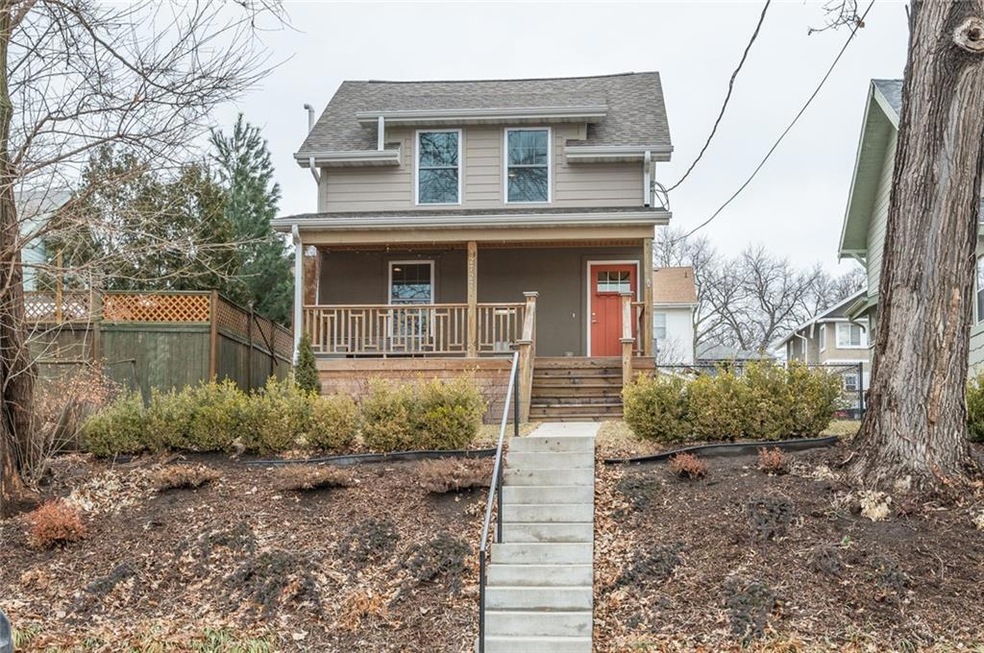 2727 Linden St, Des Moines, IA 50312 - photo 1