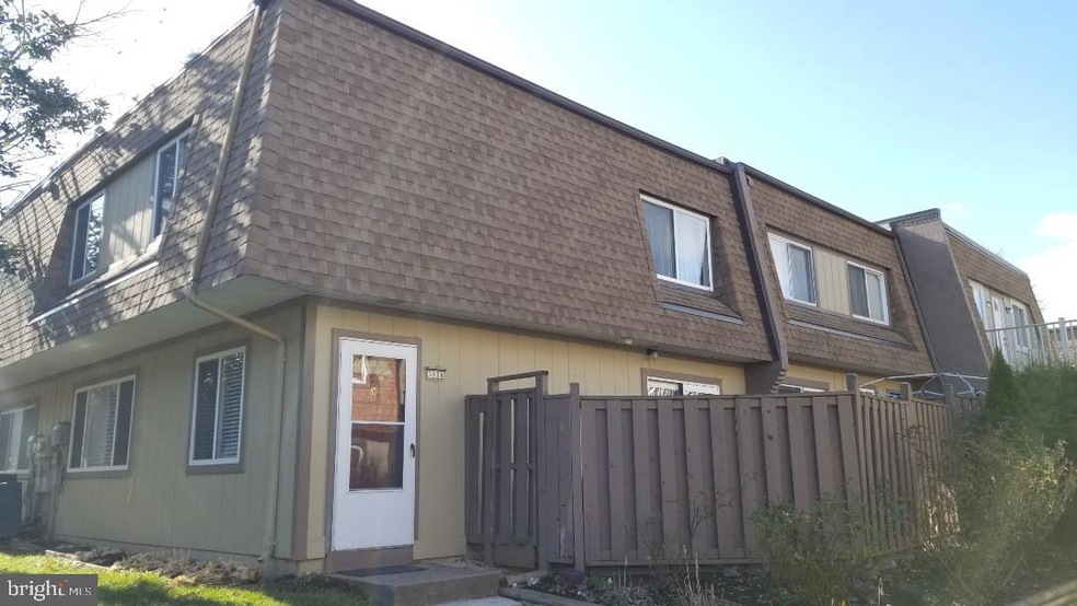 3886 Manzanita Place unit B, Alexandria, VA 22309 - photo 1