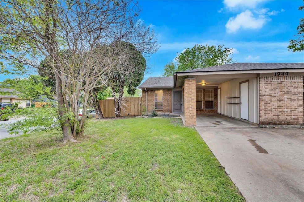For Rent $1,350/month • Co-Listing Agent