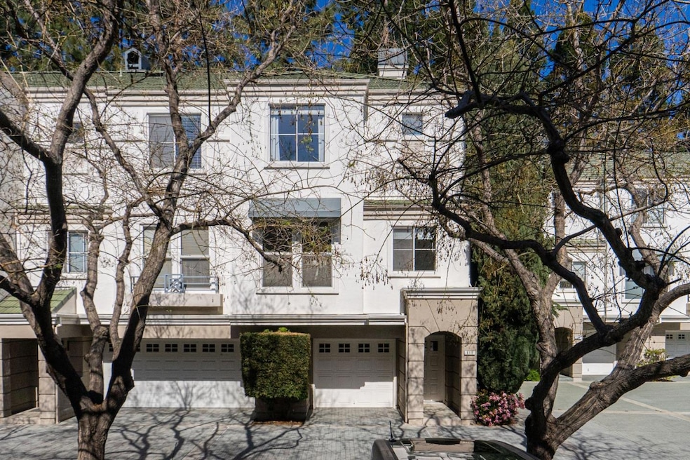 Sold $951,000 • Co-Listing Agent