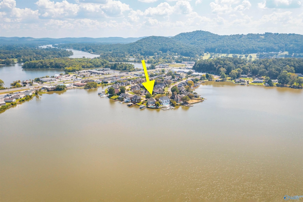 301 Lakepoint Dr, Gadsden, AL 35901 - photo 1