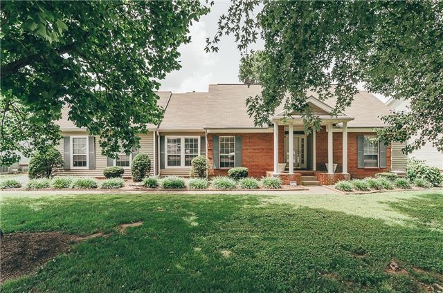 Welcome to 4745 Hunters Crossing! Enjoy a one leve
