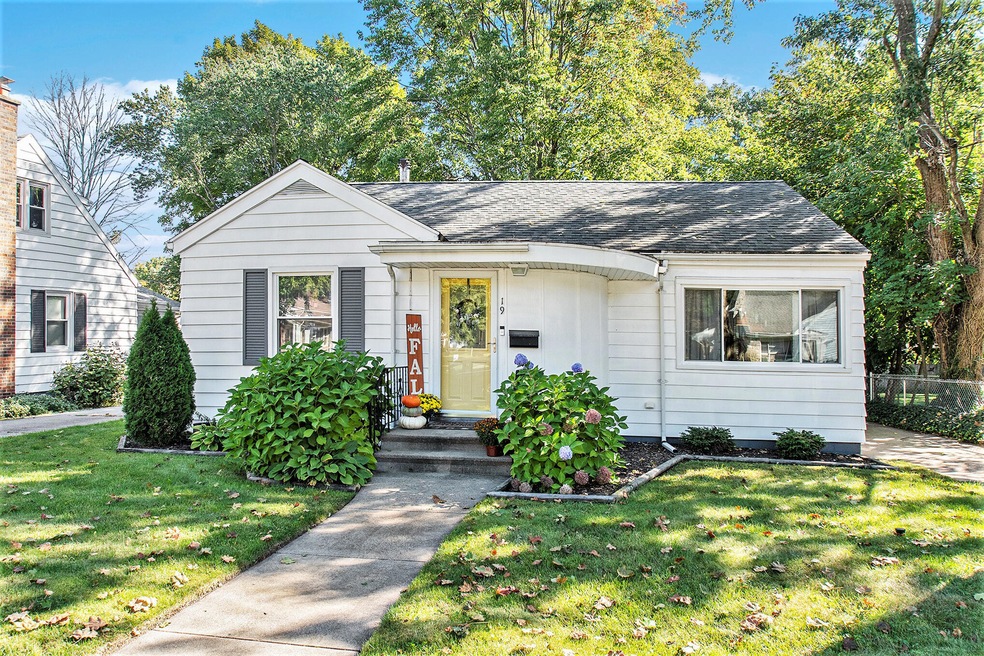Welcome home to 19 N 15th St!