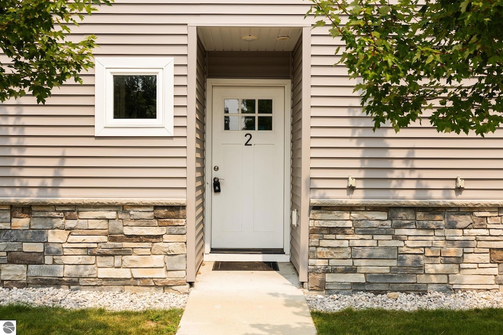 1143 E Eighth St unit 2, Traverse City, MI 49686 - photo 1
