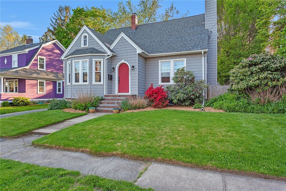531 Fair St, Warwick, RI 02888 - photo 1