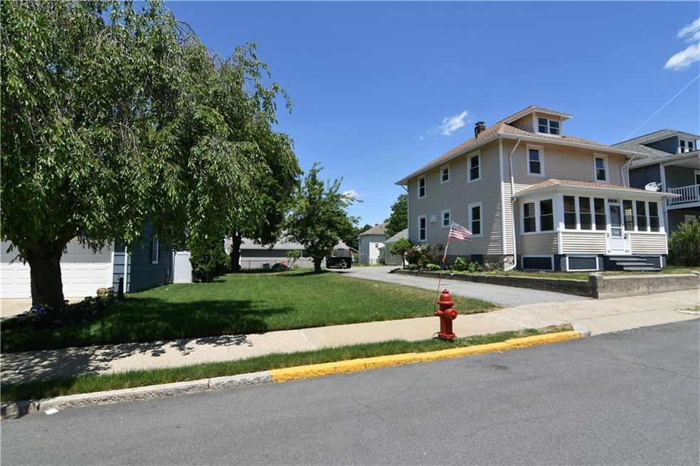 84 Warwick St, Woonsocket, RI 02895 - photo 1