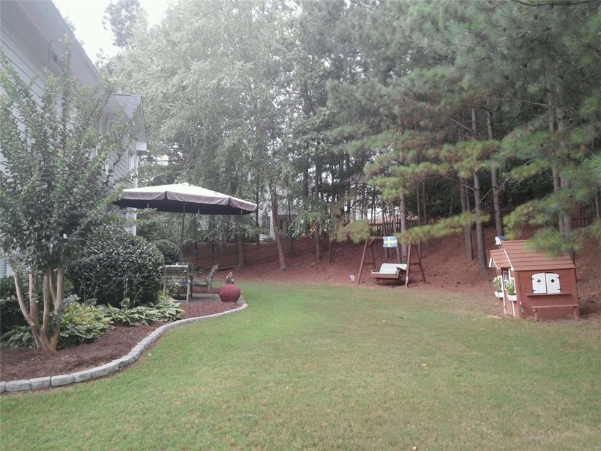 605 Silverberry Ln, Sugar Hill, GA 30518 - photo 1