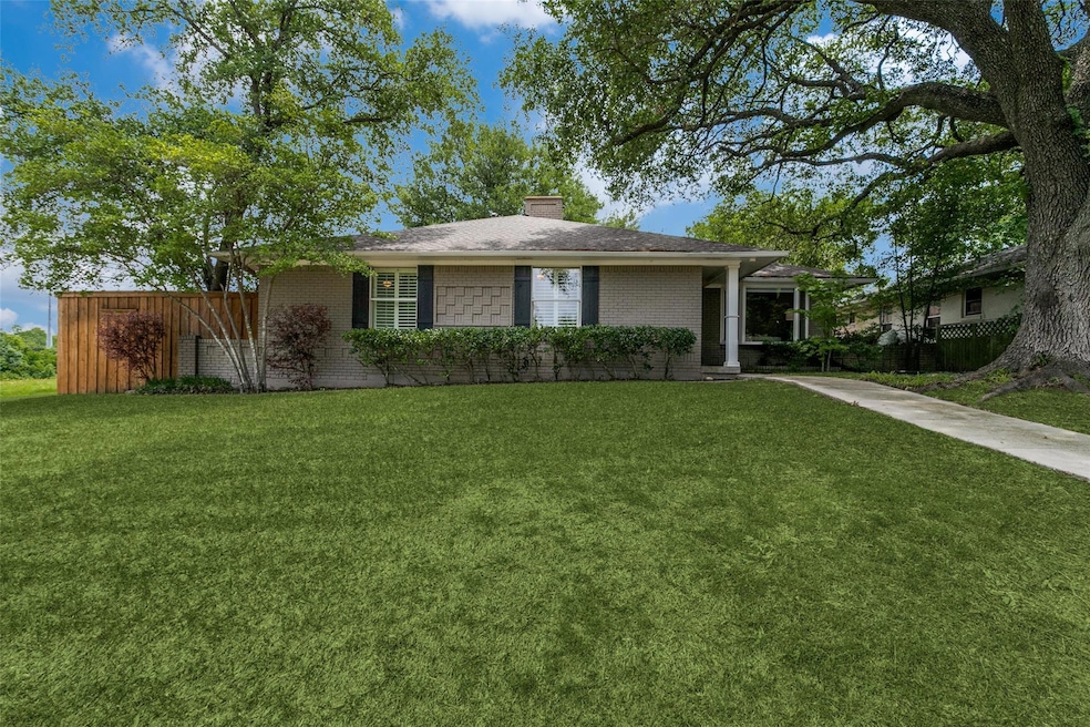 7152 Cornelia Ln, Dallas, TX 75214 - photo 1