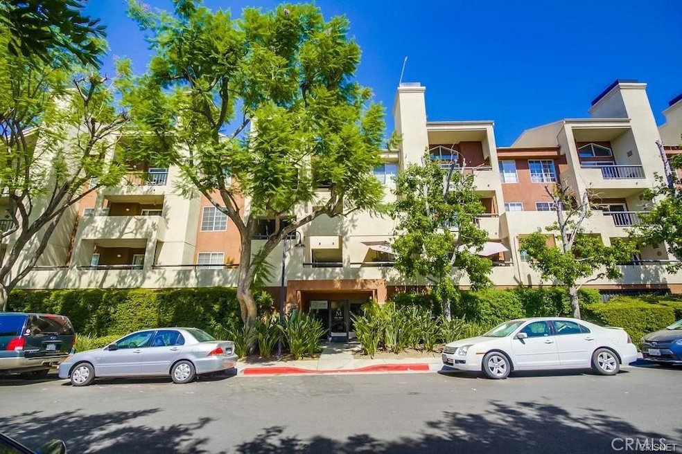 21550 Burbank Blvd unit 205, Woodland Hills, CA 91367 - photo 1