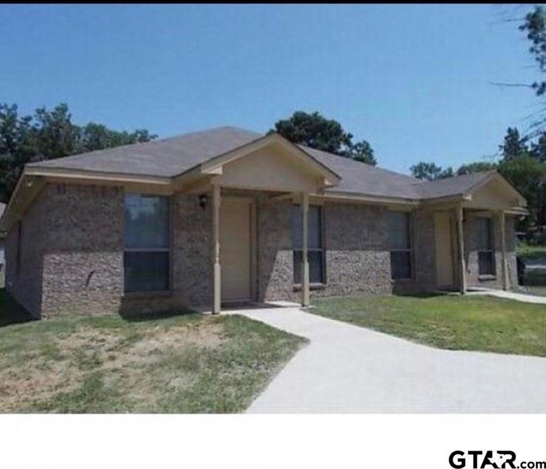 1326/1328 1326 1328 E Houston, Tyler, TX 75701 - photo 1