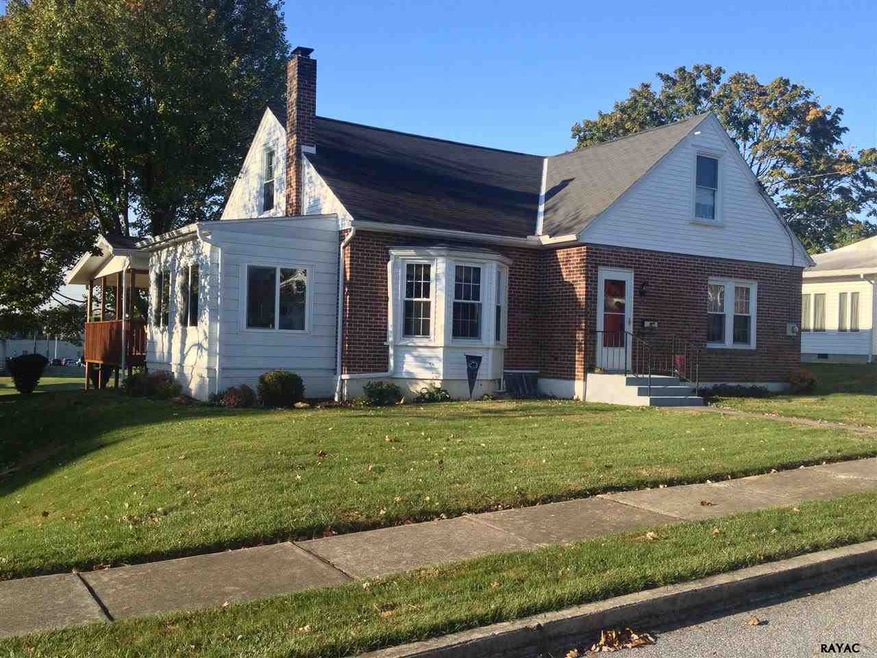 308 Commerce St, Waynesboro, PA 17268 - photo 1