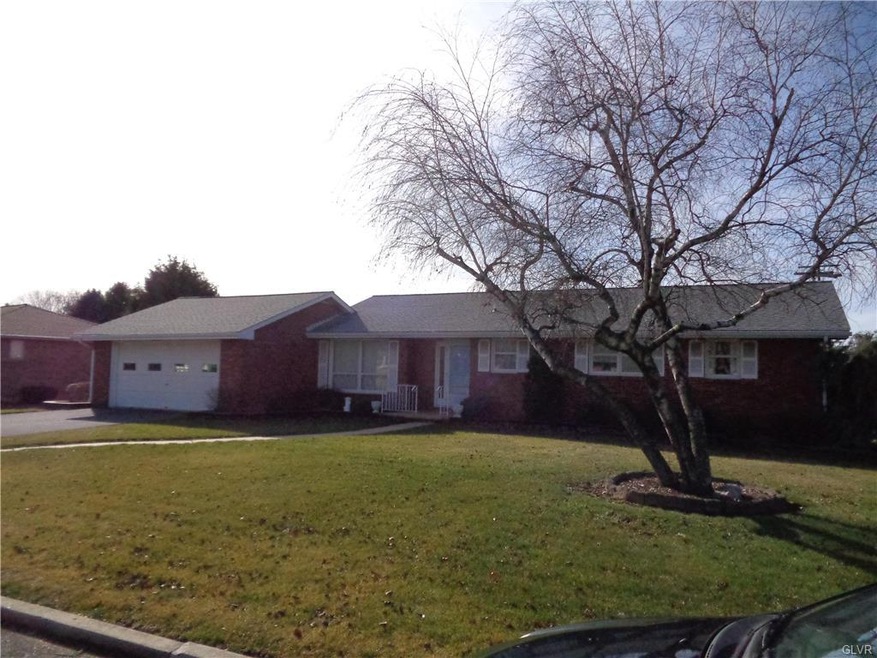 864 7th St, Whitehall, PA 18052 - photo 1