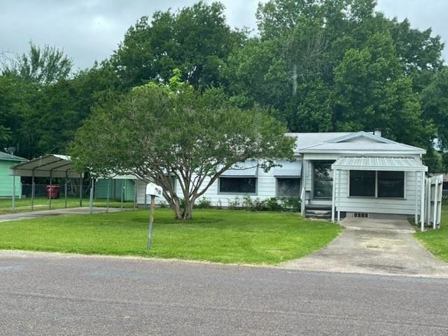 1501 Lynn St, Bonham, TX 75418 - photo 1