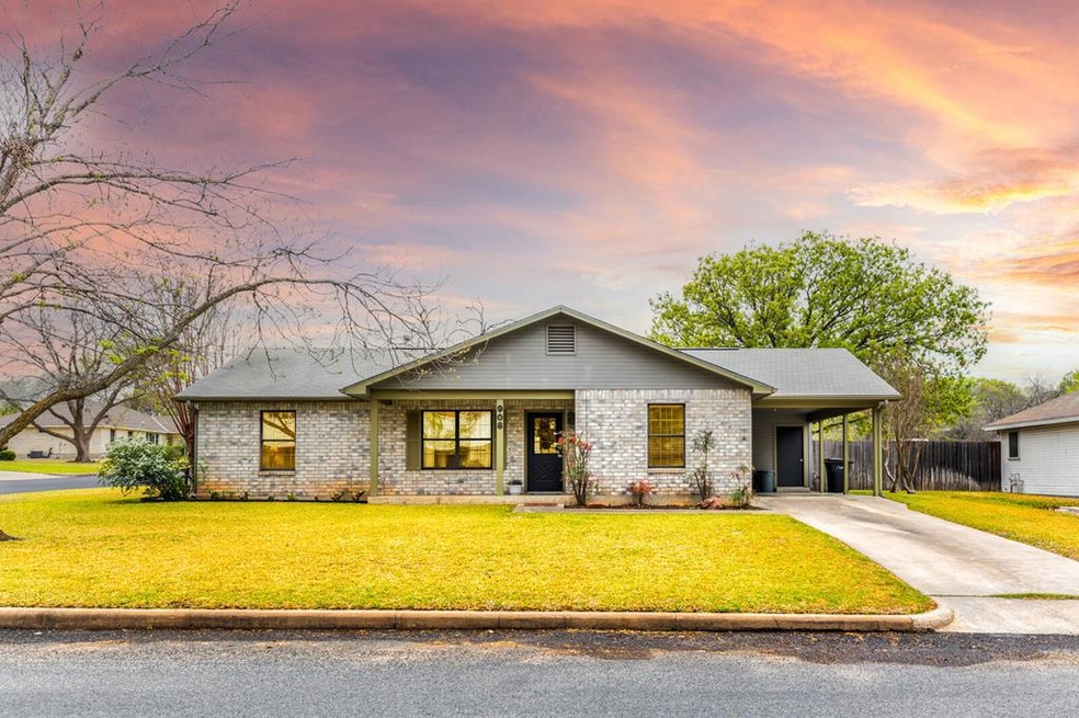 908 Henrietta St, Fredericksburg, TX 78624 - photo 1