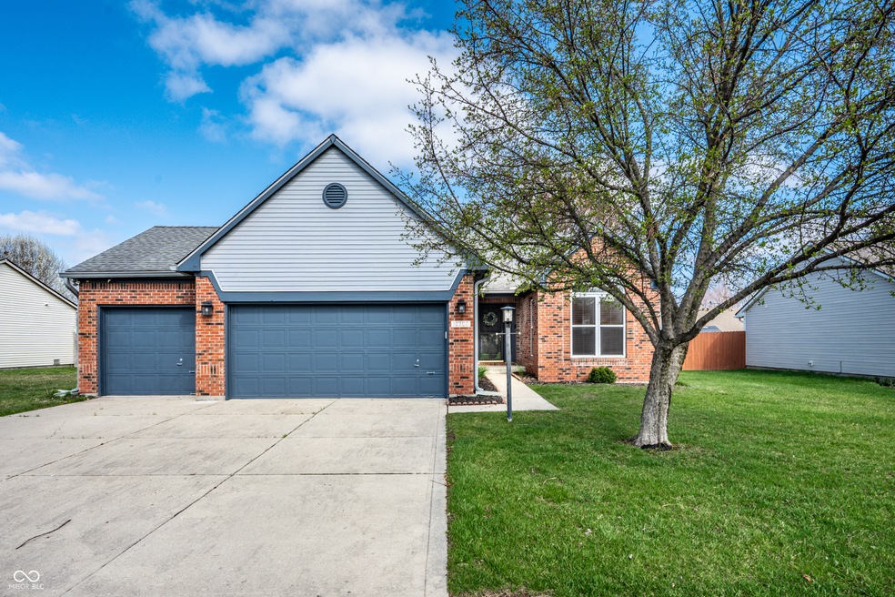 12702 Slippery Rock Rd, Indianapolis, IN 46236 - photo 1