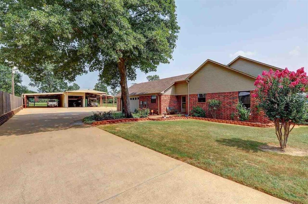 597 Stipp Ln, Texarkana, TX 75501 - photo 1