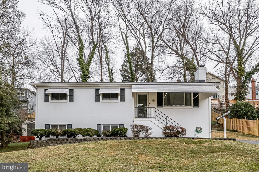 5821 Dewey Dr, Alexandria, VA 22310 - photo 1