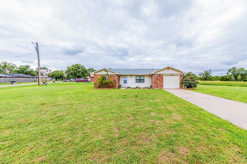 1125 S 12th St, Blackwell, OK 74631 - photo 1