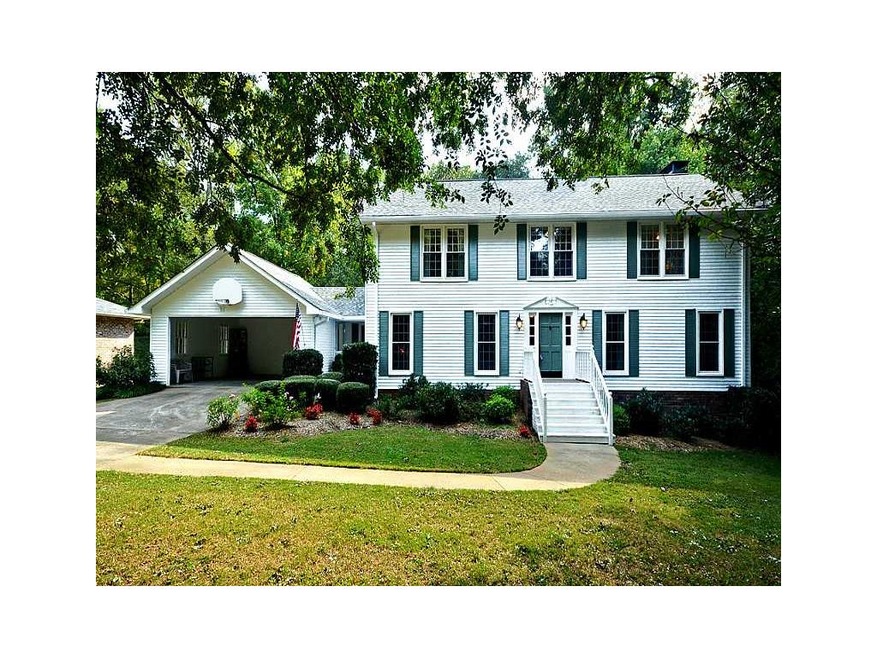 Exterior Front. CLICK the HomeScenes.com Virtual T