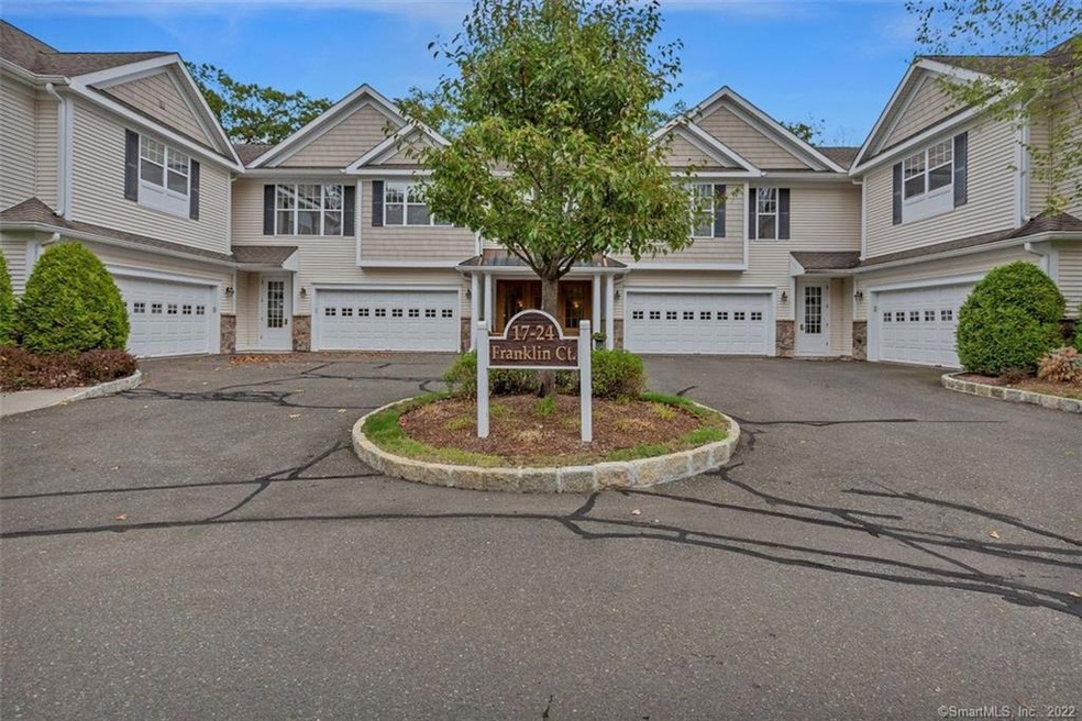 17 Franklin Ct unit 17, Newtown, CT 06470 - photo 1