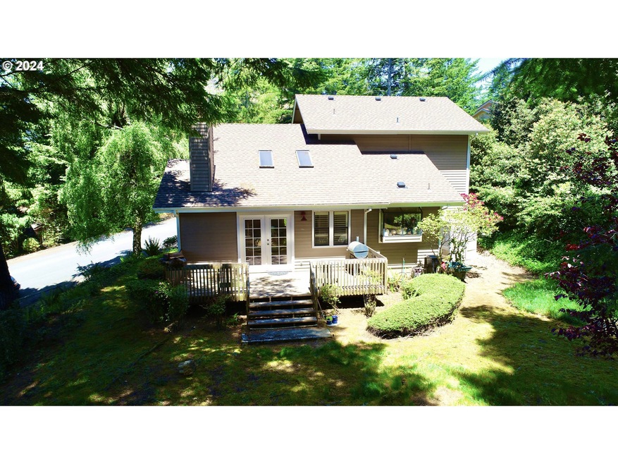 1529 Seacrest Ln, Brookings, OR 97415 - photo 1