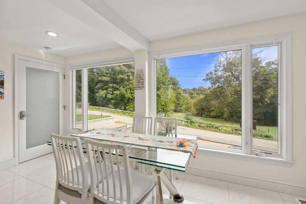 27 Hamilton Place, Needham Heights, MA 02494 - photo 1