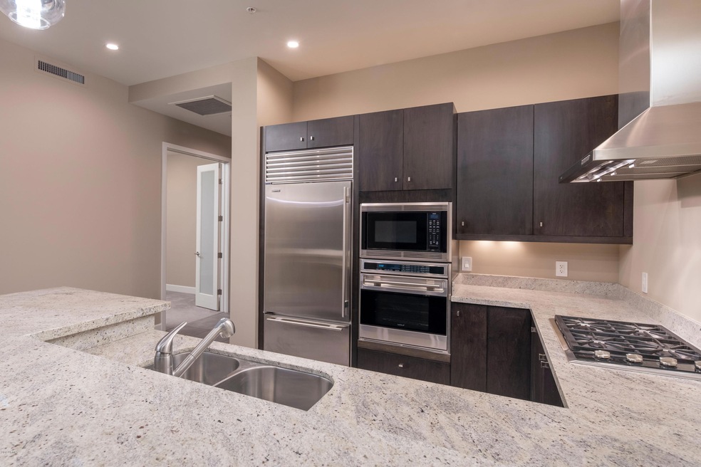 High-end Gourmet Kitchen