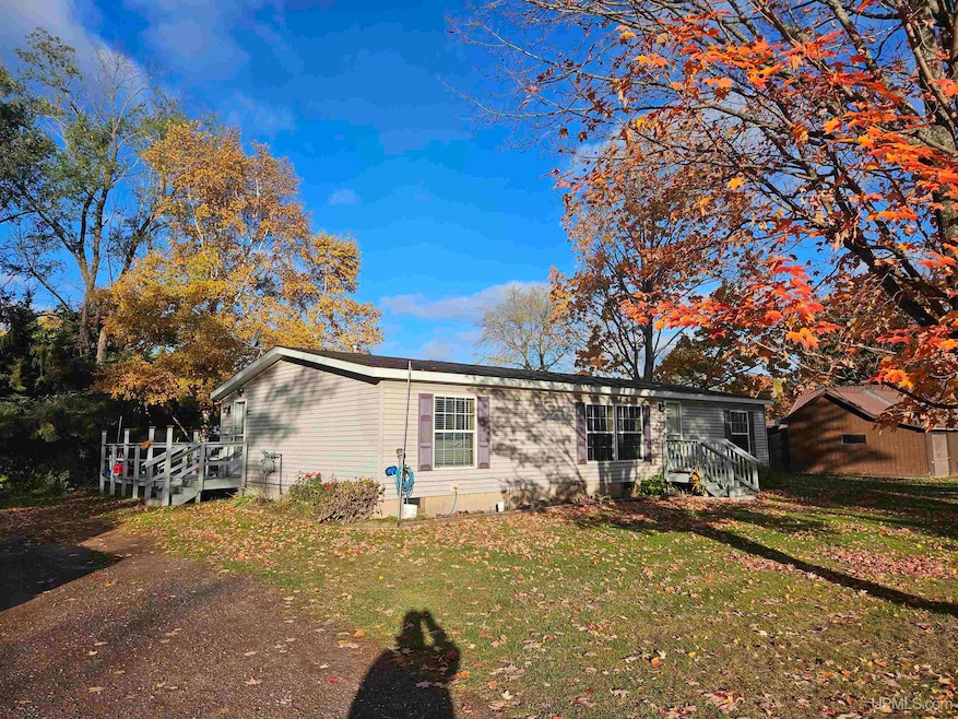 610 S 4th St, Ontonagon, MI 49953 - photo 1