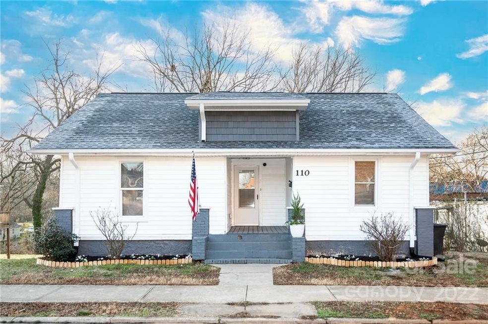 110 E Bell St, Statesville, NC 28677 - photo 1