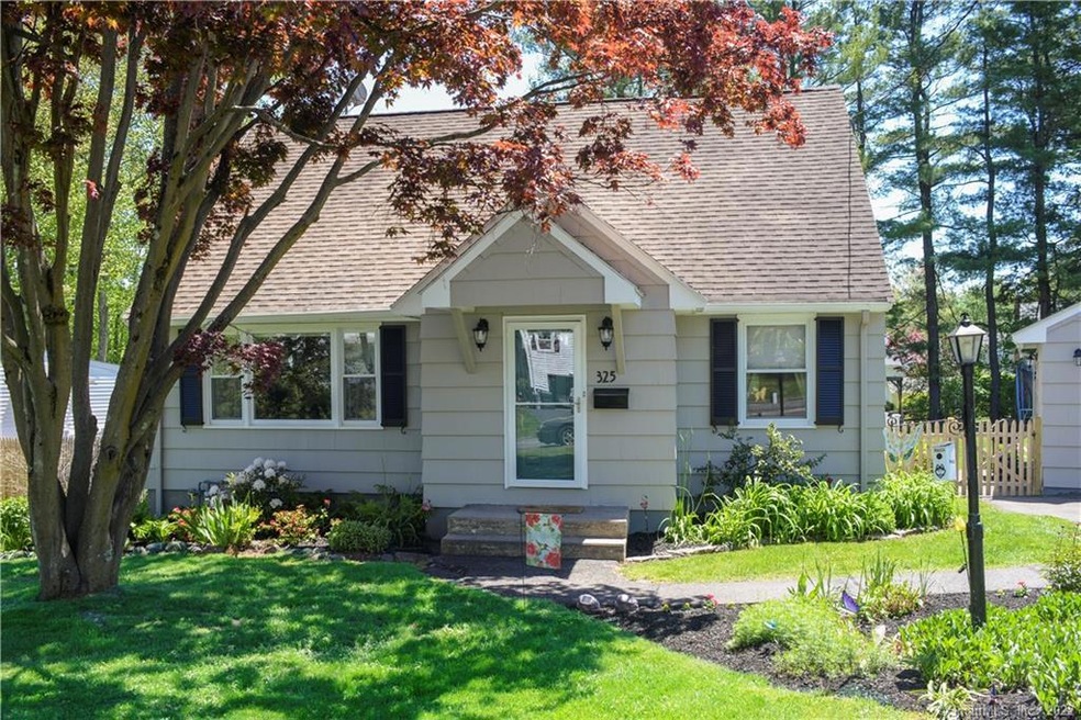 325 Beechwood Rd, West Hartford, CT 06107 - photo 1