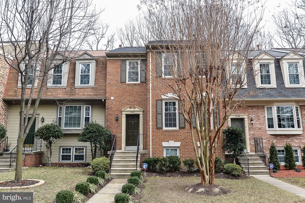 6804 Earthstar Ct, Springfield, VA 22152 - photo 1