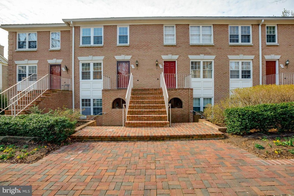 8028 Quarry Ridge Way unit 2A, Bethesda, MD 20817 - photo 1
