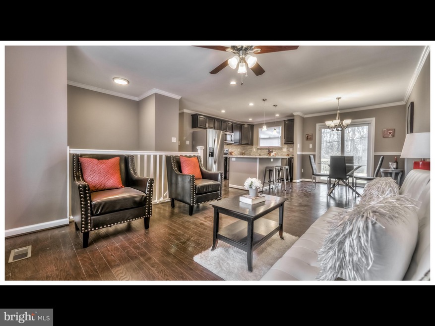 817 Nottingham Rd, Baltimore, MD 21229 - photo 1